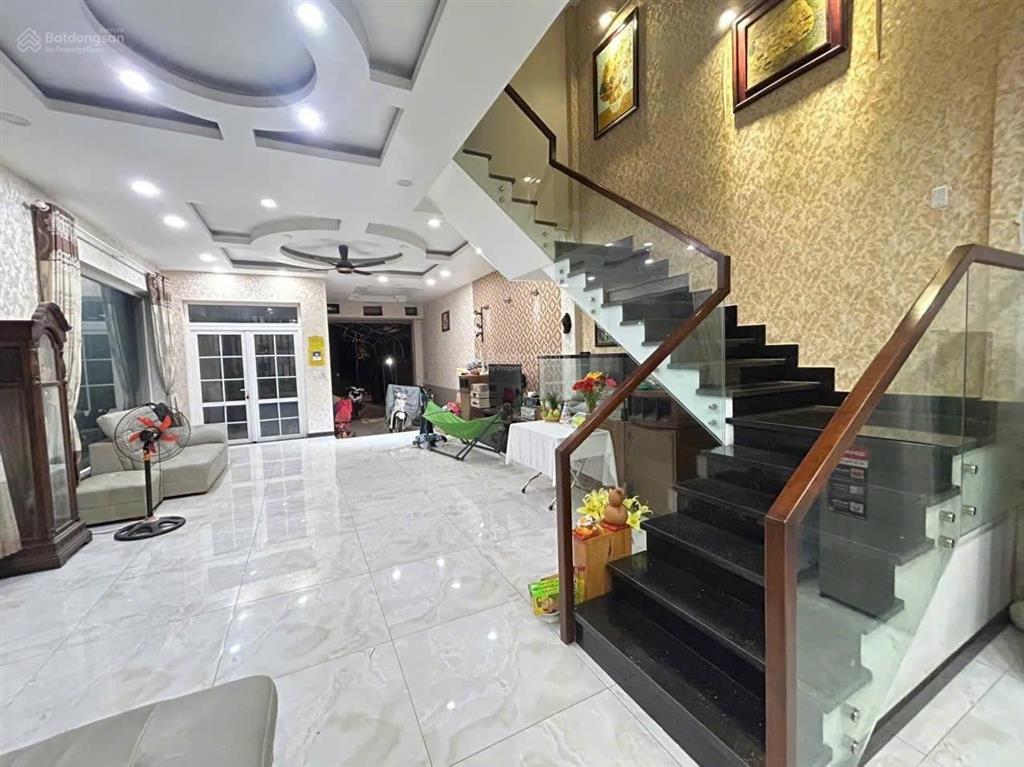 Biệt thự châu âu kdc trí kiệt 240m hồ bơi riêng, gara ô tô sát global ci  chỉ 21 tỷ tl