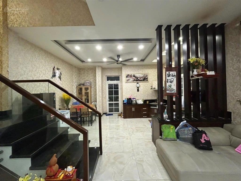 Biệt thự châu âu kdc trí kiệt 240m hồ bơi riêng, gara ô tô sát global ci  chỉ 21 tỷ tl