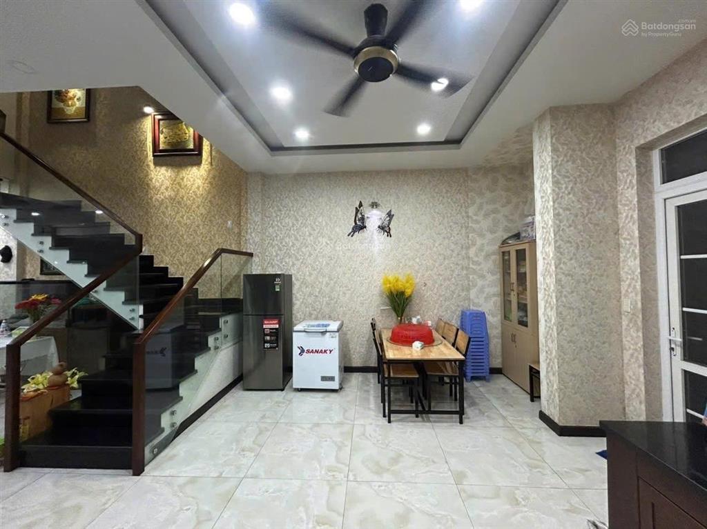 Biệt thự châu âu kdc trí kiệt 240m hồ bơi riêng, gara ô tô sát global ci  chỉ 21 tỷ tl