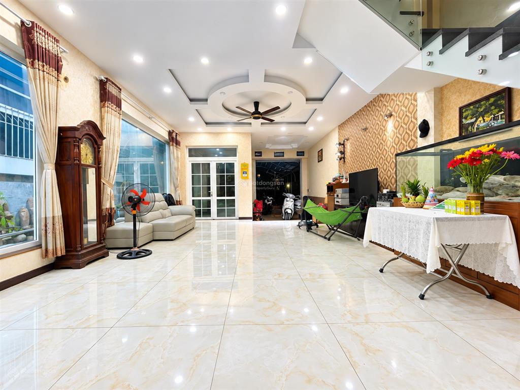 Biệt thự châu âu kdc trí kiệt 240m hồ bơi riêng, gara ô tô sát global ci  chỉ 21 tỷ tl