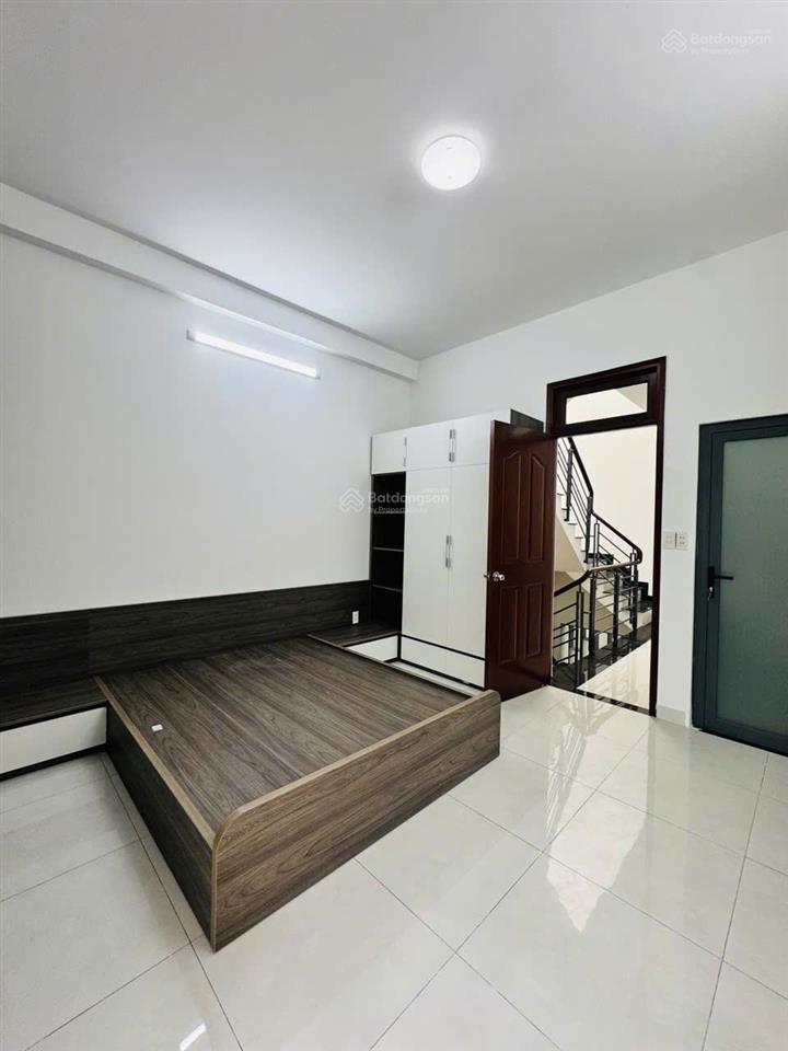 Võ văn hát  long trường  nhà mới keng  3 tầng 54m2 (4 x13.5)  hẻm xe hơi  giá 5,2 tỷ