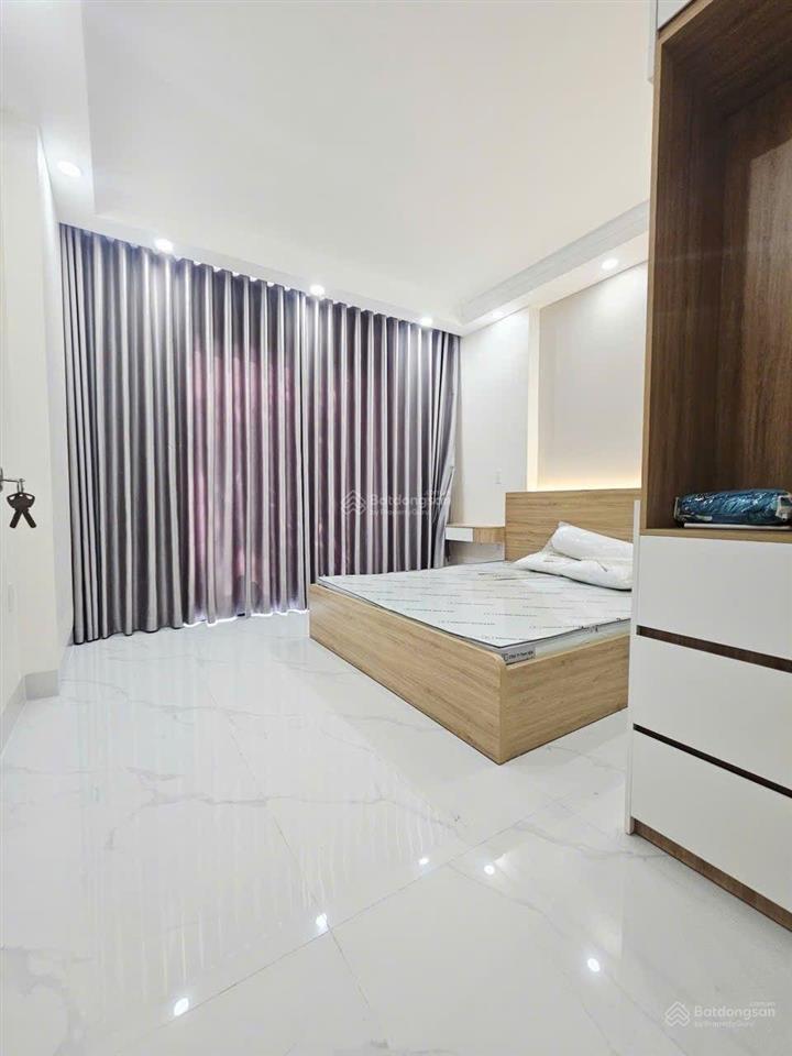 Ngay vinhom q9, nhà đẹp đẳng cấp  xem sẽ mê vì quá đủ và rất bình yên, 3 tầng, đường 8m chỉ 5,6ty