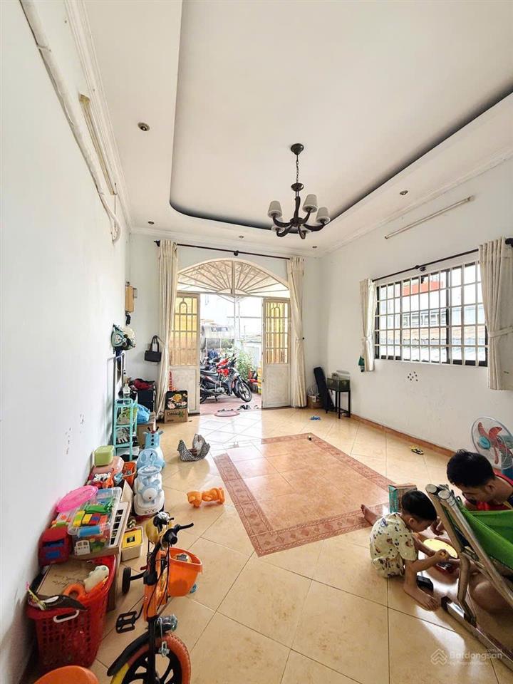 Định cư bán gấp  chỉ 3,4 tỷ nhà dt 85m2, sổ vuông, không qh phường tân phú  gần mêtro suối tiên