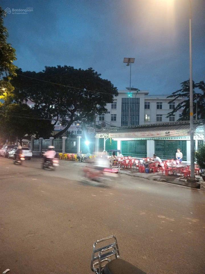 Không có căn thứ 2, chỉ 3,6 tỷ  nhà 4 tầng đúc thật, 3pn, hc đủ  p.13 tân bình, ngay nhà ga t3