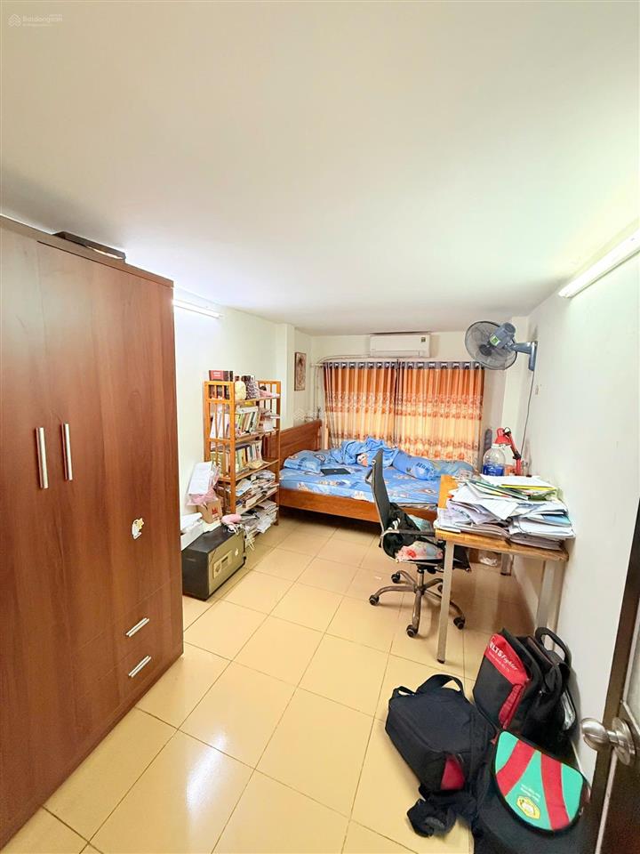 Không có căn thứ 2, chỉ 3,6 tỷ  nhà 4 tầng đúc thật, 3pn, hc đủ  p.13 tân bình, ngay nhà ga t3