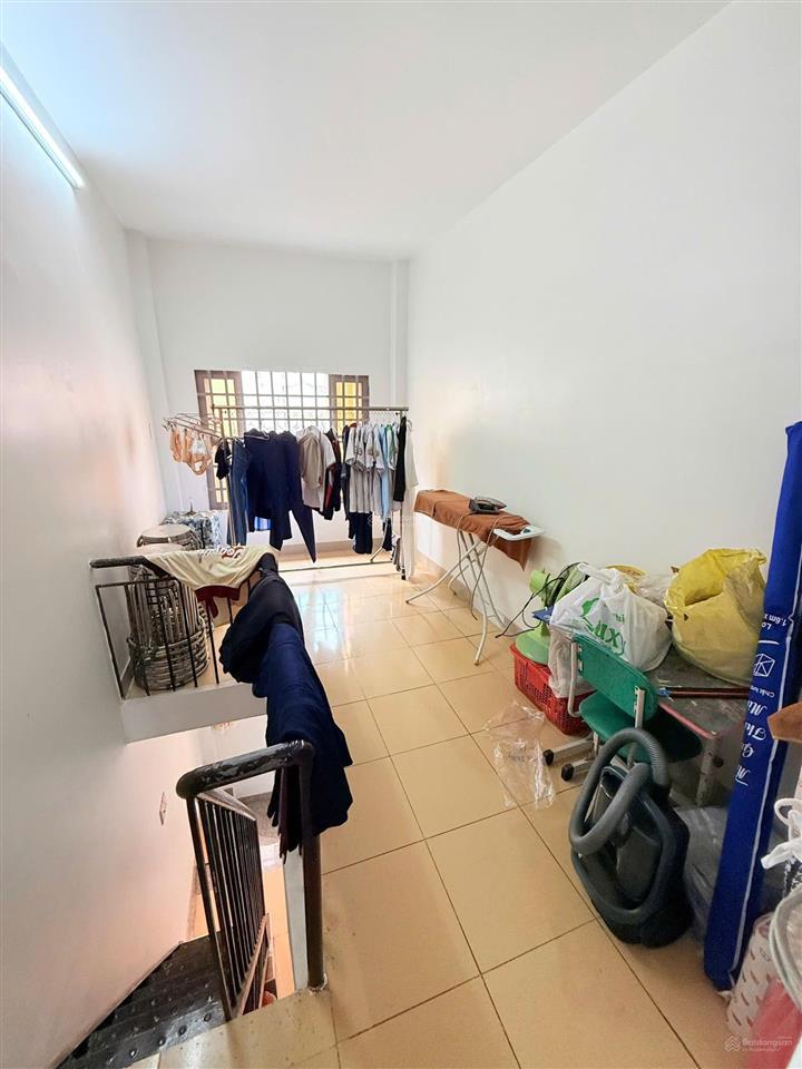 Không có căn thứ 2, chỉ 3,6 tỷ  nhà 4 tầng đúc thật, 3pn, hc đủ  p.13 tân bình, ngay nhà ga t3