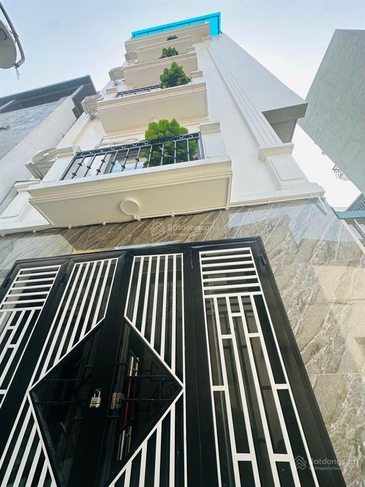 Cắt lỗ, nhà đẹp gần hồ tây 65m2, 6 tầng, 8 phòng ngủ thang máy, full nội thất, xách vali về ở