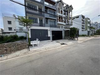 Bán gấp nền đất mặt tiền
5x16m vuông vức vị trí đẹp kdc phú
lợi, phạm thế hiển p.7 quận 8