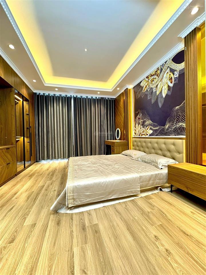 Bán nhà phố đặng tiến đông. ngõ to thông, 10m ra mặt phố, dt 39m2 5tầng mặt tiền 3.8m full nội thất
