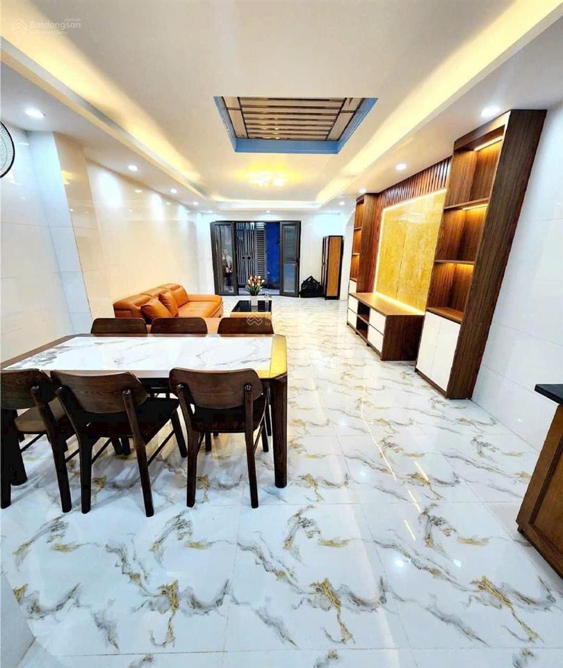 Cực ngon! nhà phố xã đàn , ngõ nông sát phố chỉ 5m ra mặt phố , dt 41m 6 tầng mặt tiền 3.8m
