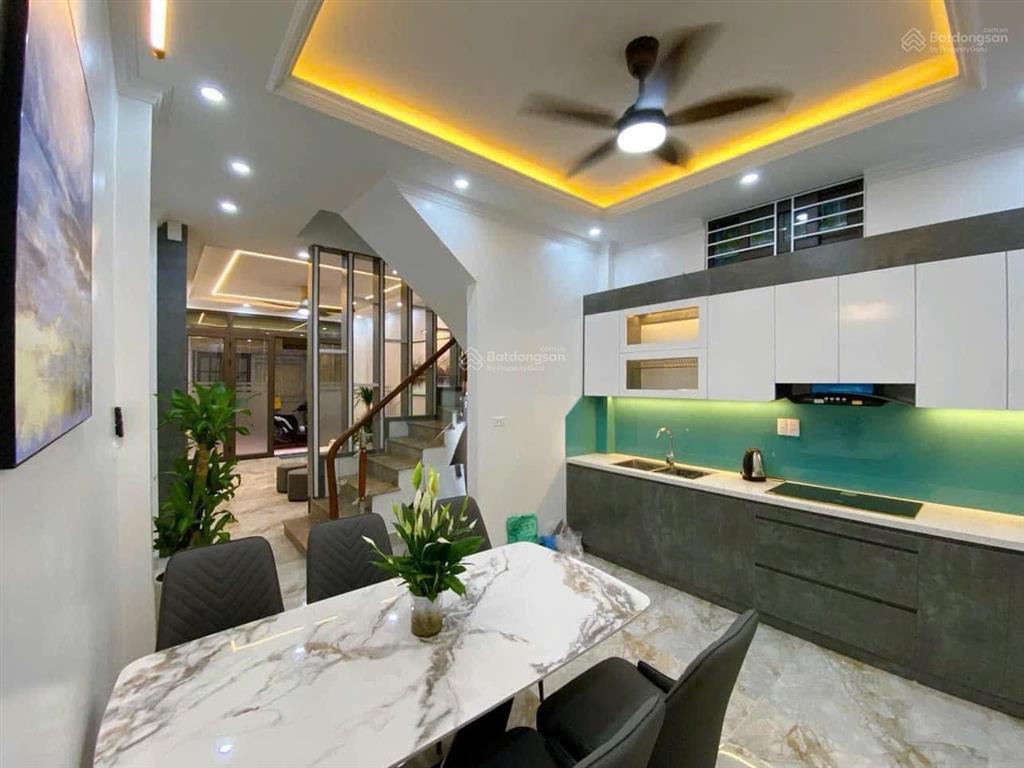 Gấp gấp  chủ nhà cần thanh khoản căn nhà phố xã đàn. lô góc ngõ thông thoáng 3.6m. nội thất full