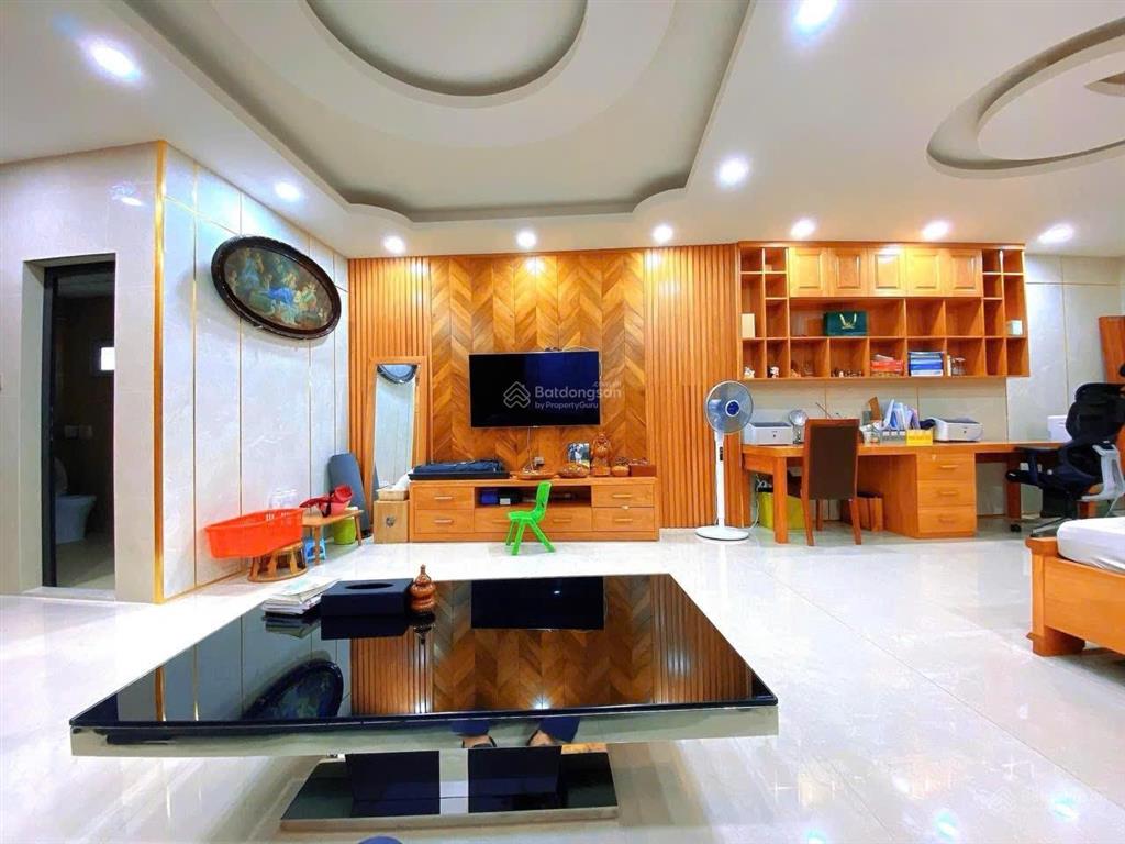 Siêu rẻ ! nhà phố thái hà dt 60m 5 tầng mặt tiền 5.5m full nội thất giá chỉ 18 tỷ có thương lượng .