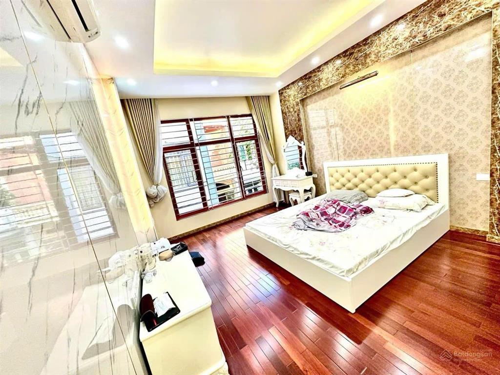 Siêu ngon! nhà phố trần duy hưng dt 50m 6 tầng mặt tiền 4.6m, xây mới thang máy full nội thất