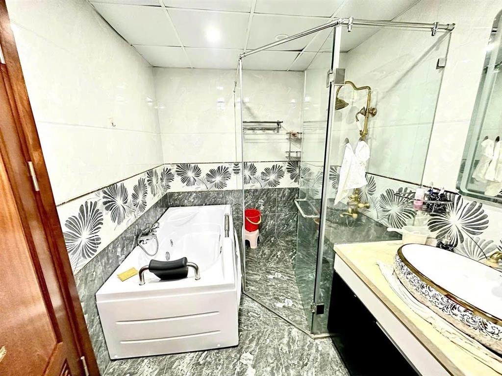Siêu ngon! nhà phố trần duy hưng dt 50m 6 tầng mặt tiền 4.6m, xây mới thang máy full nội thất