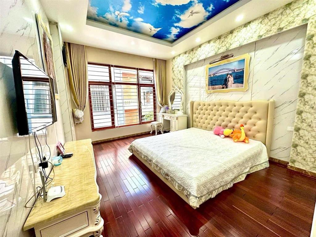 Siêu ngon! nhà phố trần duy hưng dt 50m 6 tầng mặt tiền 4.6m, xây mới thang máy full nội thất
