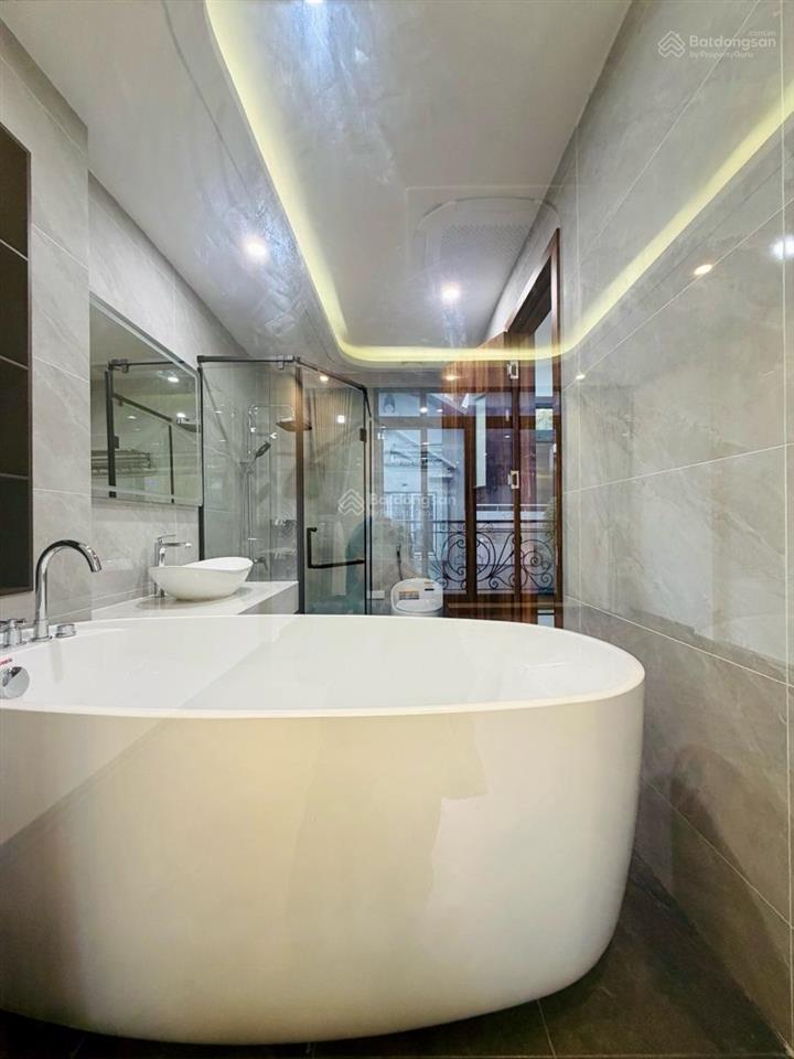Sale giảm giá kịch nóc căn nhà phố trần duy hưng. dt55m 6 tầng, mặt tiền 5m, thang máy.