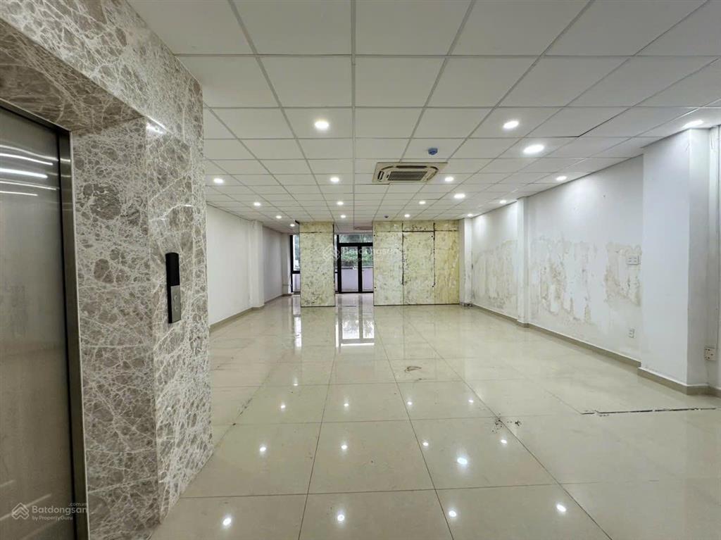 Giảm 20 tỷ bán tòa nhà hầm+7 tầng mt xuân thủy thảo điền quận 2. hđt sẵn 260tr/th, về 145 tỷ.  em