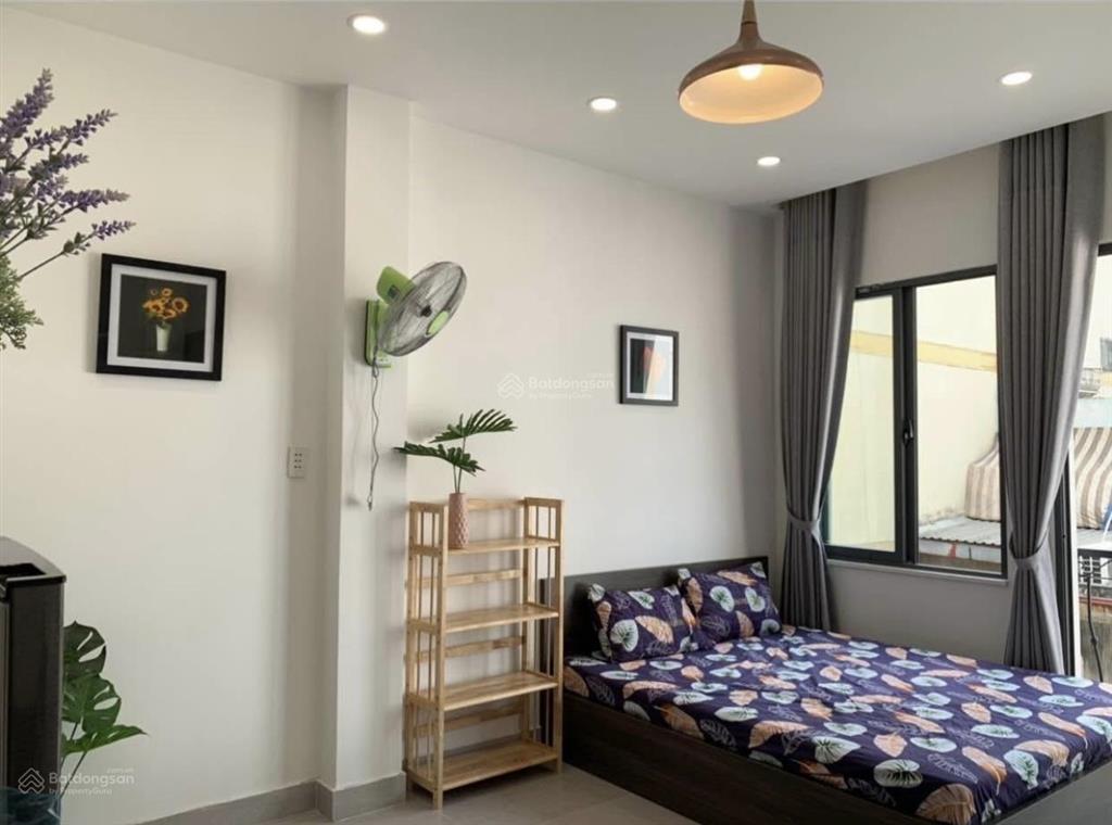 Căn hộ studio ban công, cửa sổ lớn cực thoáng, thang máy ngay trần hưng đạo quận 1