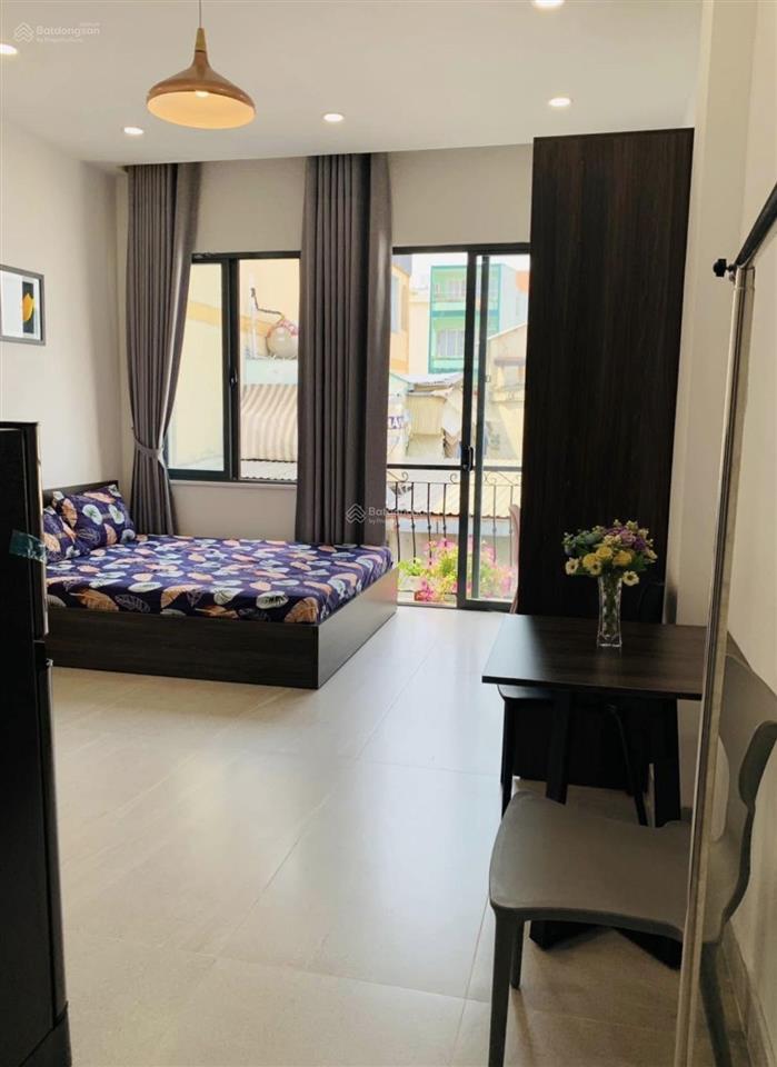 Căn hộ studio ban công, cửa sổ lớn cực thoáng, thang máy ngay trần hưng đạo quận 1