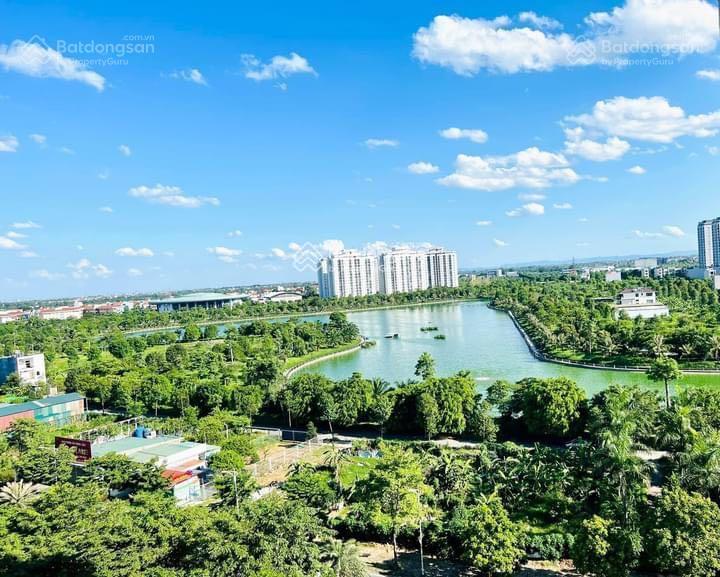 Bán nhanh biệt thự 200m, hướng bắc, gần trục đường lớn