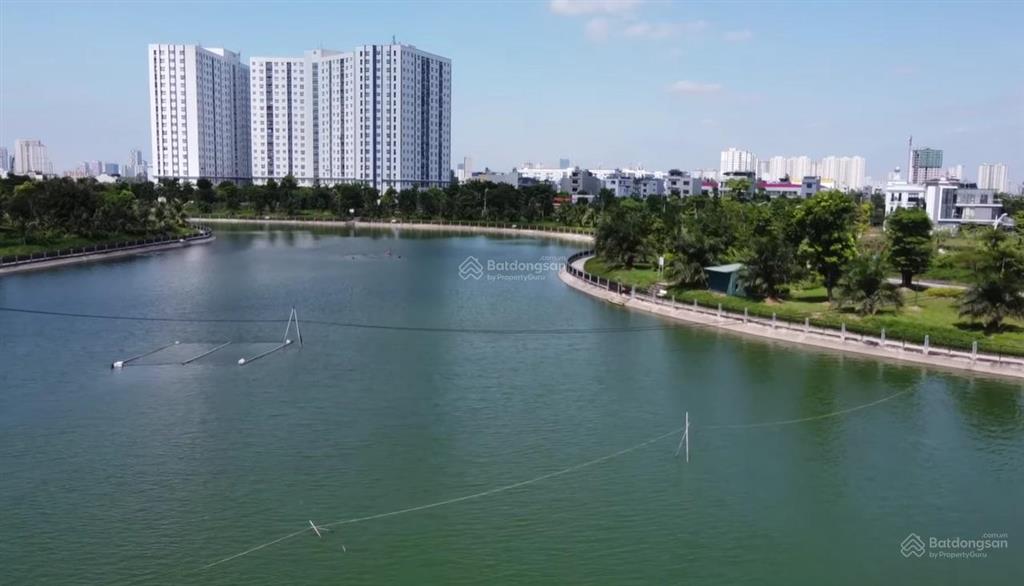 Bán nhà liền kề 100m2, giá 14 tỷ , cách hồ 150m, gần khu liên hiệp thể thao