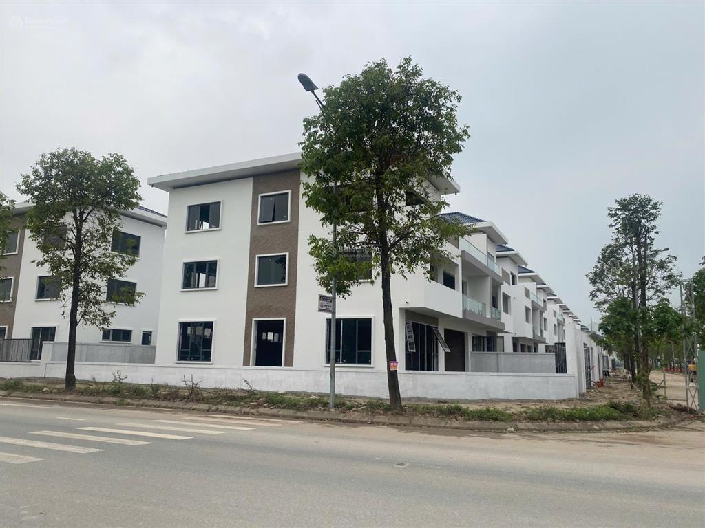 Bán biệt thự lô góc vip đường lớn 25m, vị trí kinh doanh tốt