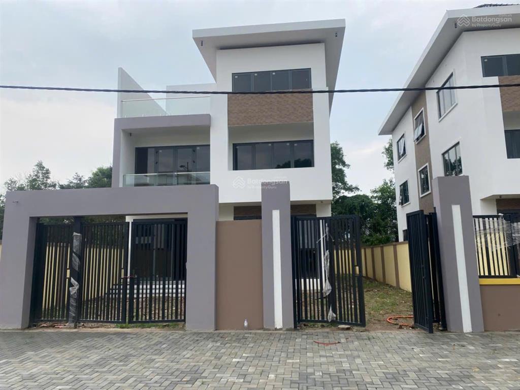 Cho thuê căn biệt thự 300m2, 3,5 tầng, giá 12 triệu/ tháng