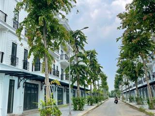 Bán liền kề 5 tầng view đẹp tại quốc lộ 32, 12 tỷ, 80m2