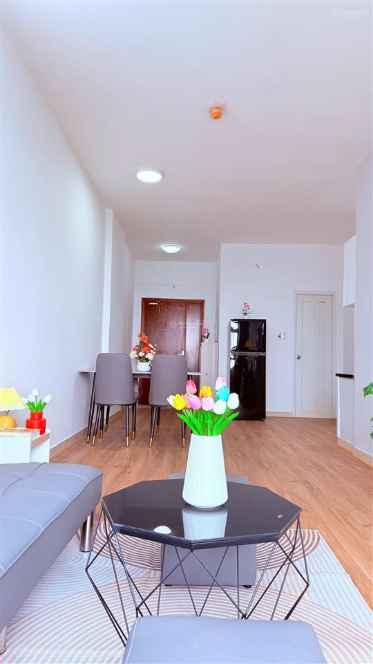 Cần tiền bán gấp căn hộ chung cư sunview town 64m2 2pn2wc sẵn sổ hồng view thành phố