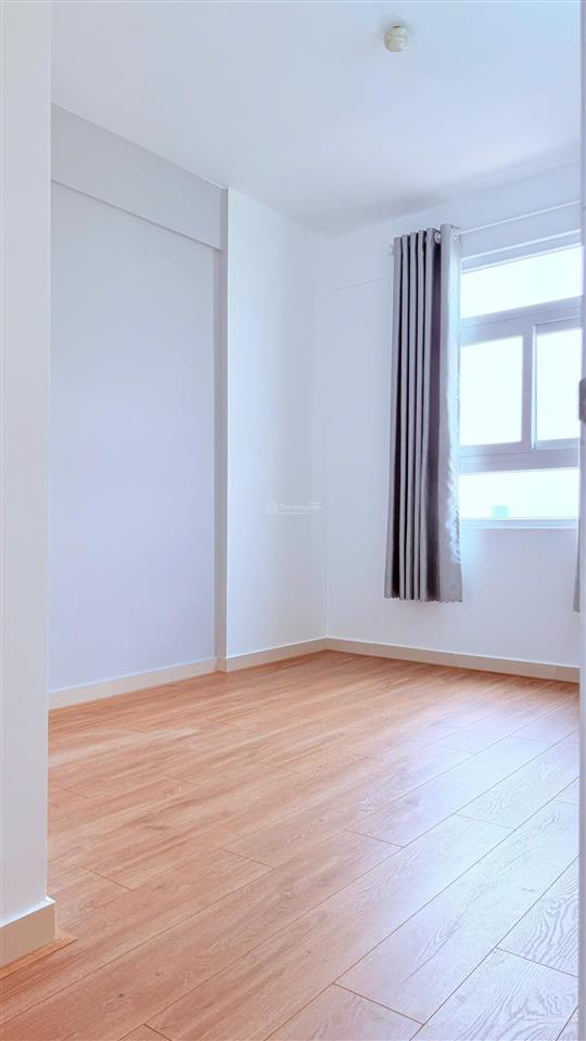 Cần tiền bán gấp căn hộ chung cư sunview town 64m2 2pn2wc sẵn sổ hồng view thành phố