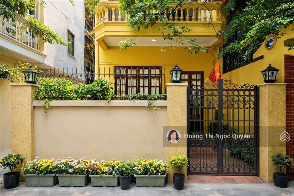 Gia đình cần bán gấp nhà võ thị sáu dt 120m x 5t, ô tô tránh, lô góc, ngõ thông, vỉa hè, ~35 tỷ