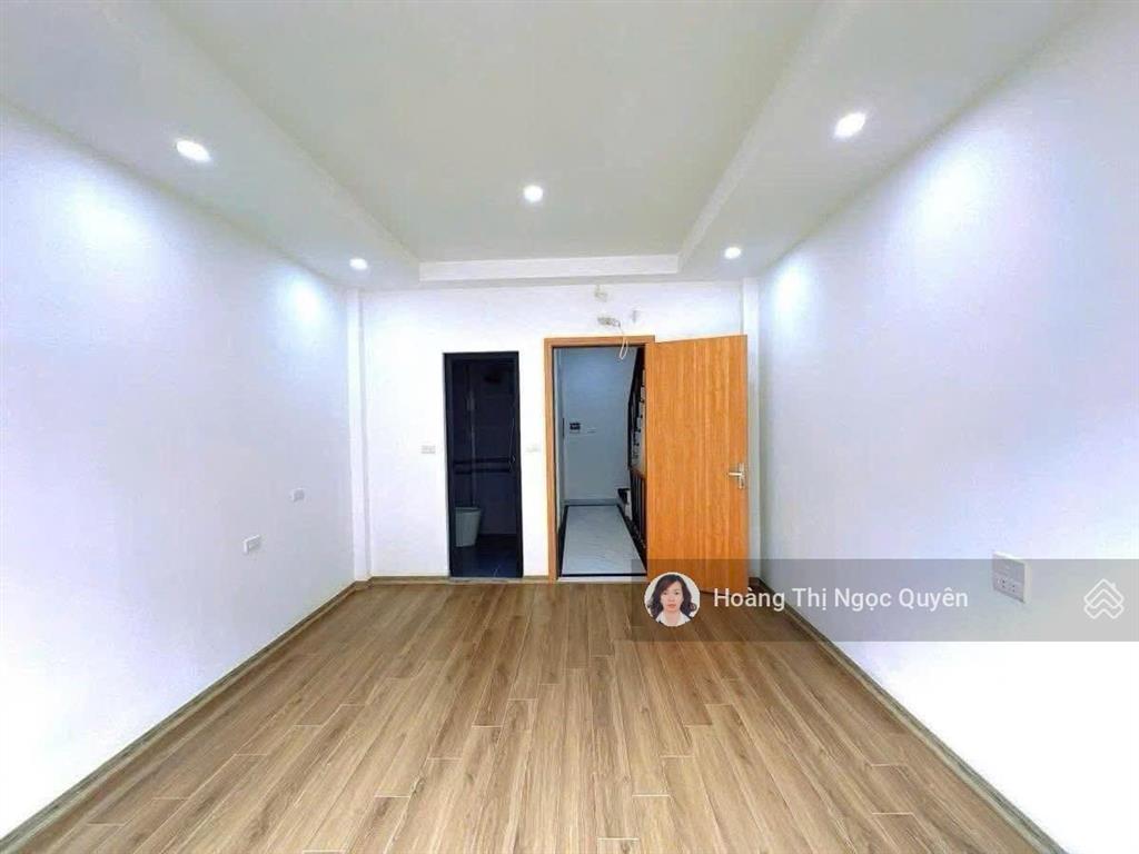 Bán nhà mặt phố vạn phúc ba đình 100m28t th/máy 10m vỉa hè view la thành 52 tỷ vạn phúc.