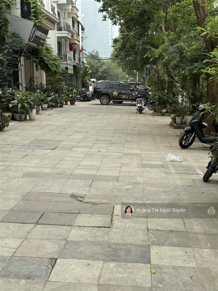 Bán nhà mặt phố vạn phúc ba đình 100m28t th/máy 10m vỉa hè view la thành 52 tỷ vạn phúc.