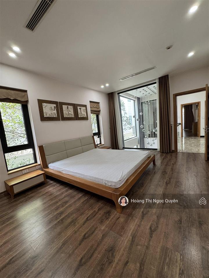 Bán biệt thự lô góc trung yên  cầu giấy dt 280m2 x 5t, mt 10m, 3 ô tô tránh, chỉ 80 tỷ