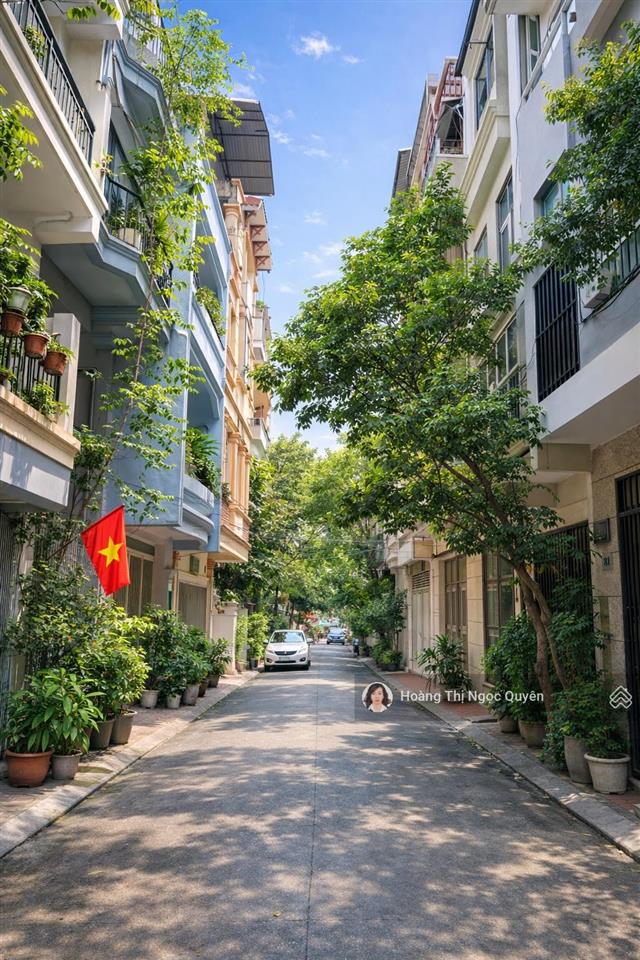 Gia đình cần bán gấp nhà võ thị sáu dt 120m2 x 5t, ô tô tránh, lô góc, ngõ thông, vỉa hè, ~35 tỷ
