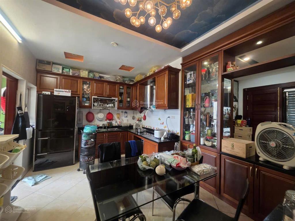 Chính chủ bán căn hộ cc 3pn, 3wc vũ phạm hàm, yên hòa 14,136 tỷ, 186m2, view đẹp.  0968 398 ***