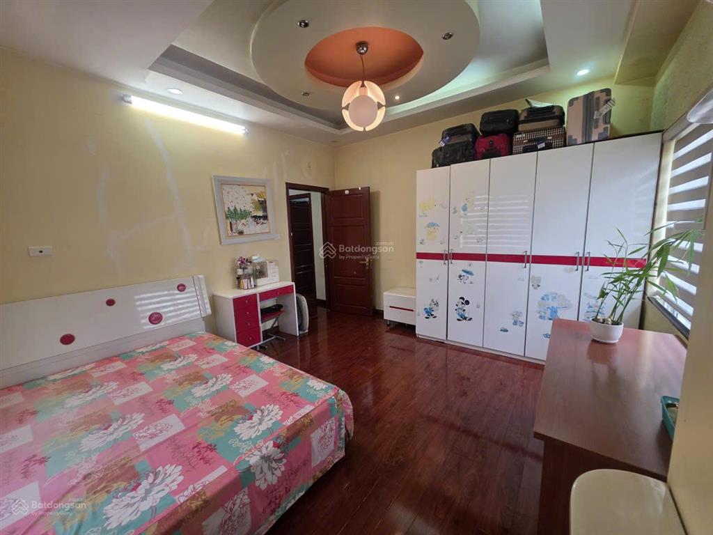 Chính chủ bán căn hộ cc 3pn, 3wc vũ phạm hàm, yên hòa 14,136 tỷ, 186m2, view đẹp.  0968 398 ***