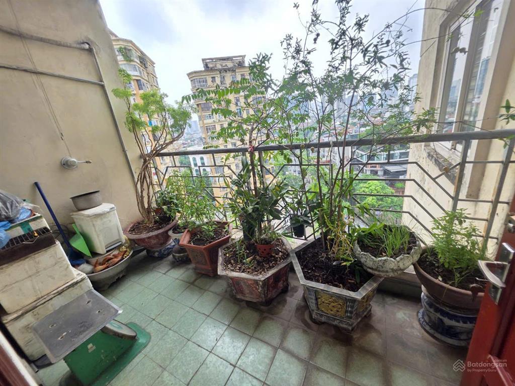 Chính chủ bán căn hộ cc 3pn, 3wc vũ phạm hàm, yên hòa 14,136 tỷ, 186m2, view đẹp.  0968 398 ***