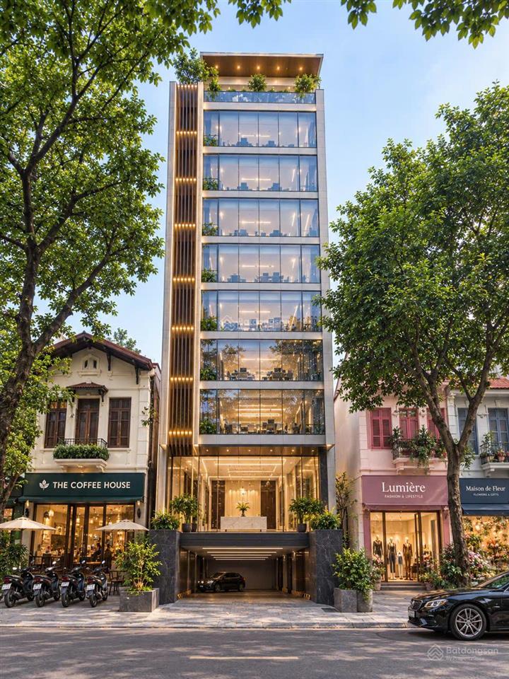 Bán siêu phẩm tòa mp thi sách 130m 8 tầng thang máy, mt 6.5m giá nhỉnh 100 tỷ.  0968 398 ***