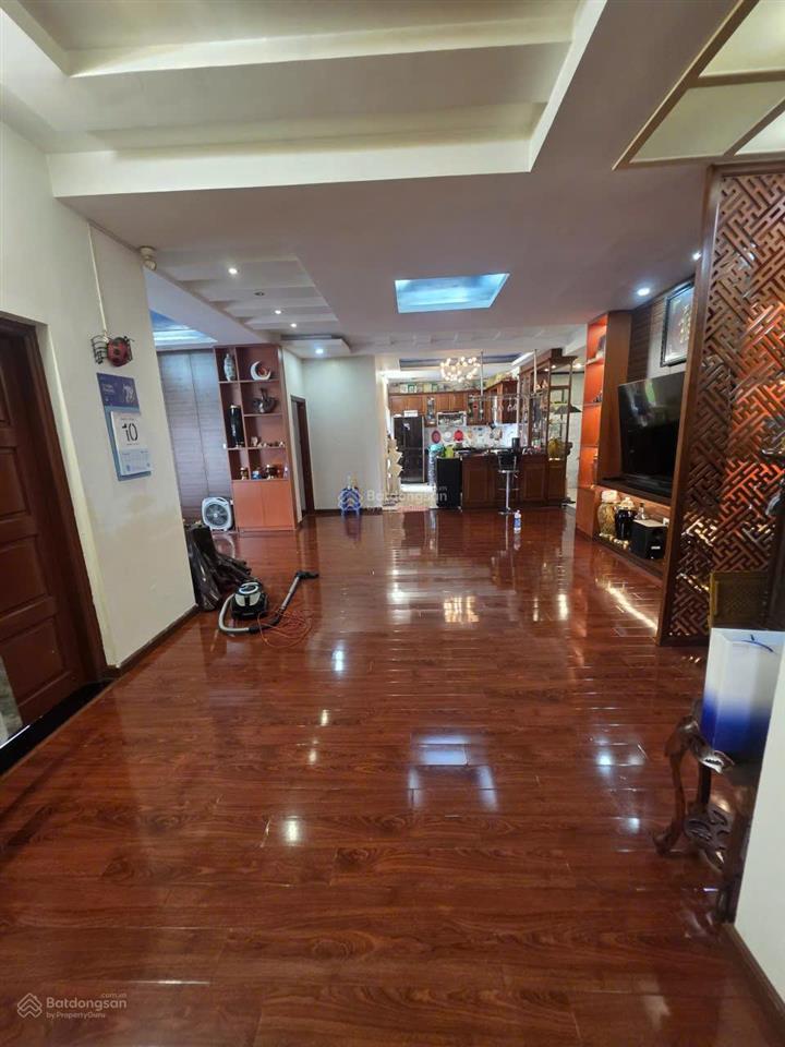 Bán gấp chcc e3 vũ phạm hàm, trung hòa, 186m x 3pn, 3 bancon, 13 tỷ có thương lượng.  0968 398 ***