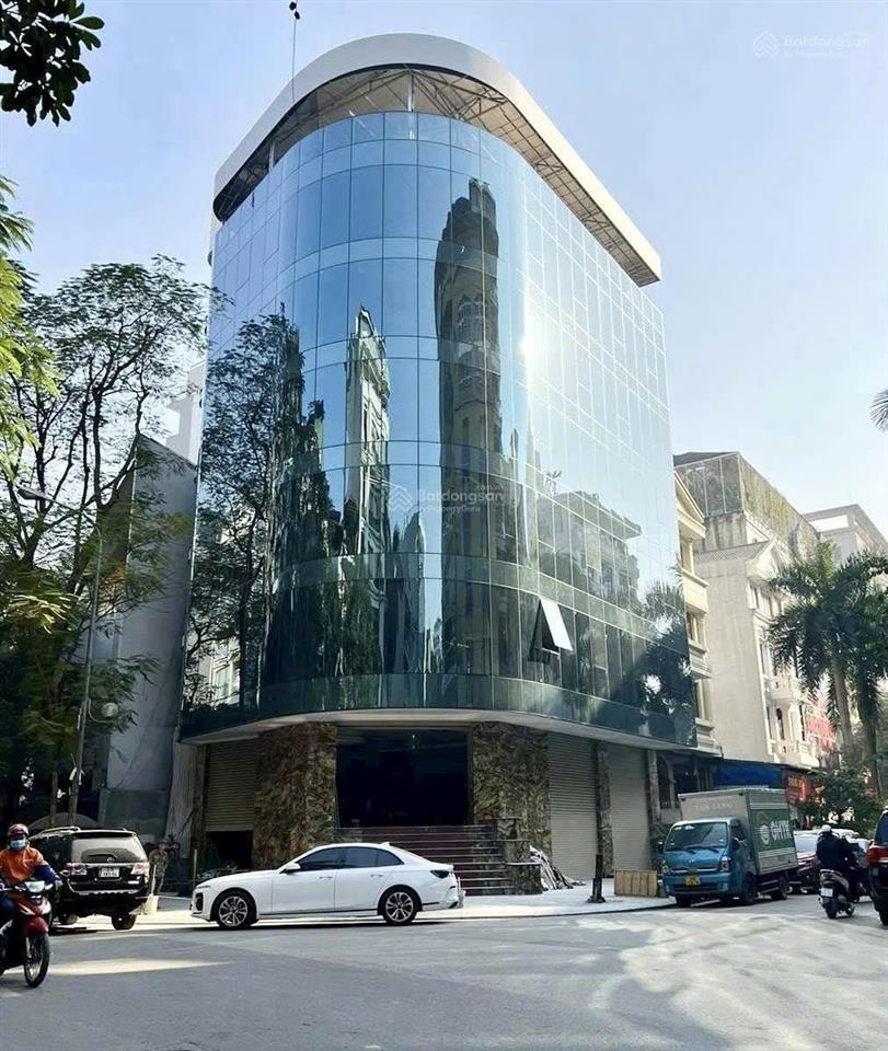 Tòa nhà góc 2 mt hoàng sa, q1  dt 17x25m, dts 1730m2  hầm 7 tầng  hđt 320 tr/tháng  giá 75 tỷ