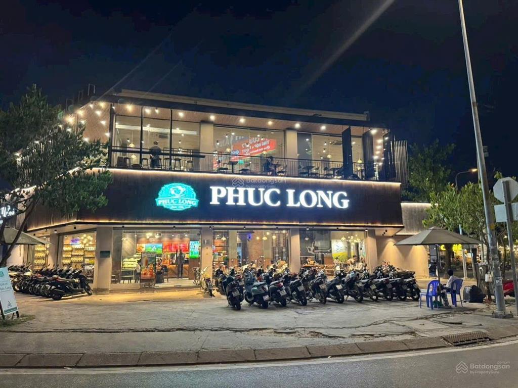 Ngộp bank bán gấp mặt tiền đinh tiên hoàng, q1  dt 15 x 26m, 362m2  ctxd 2 hầm 12 tầng  100 tỷ