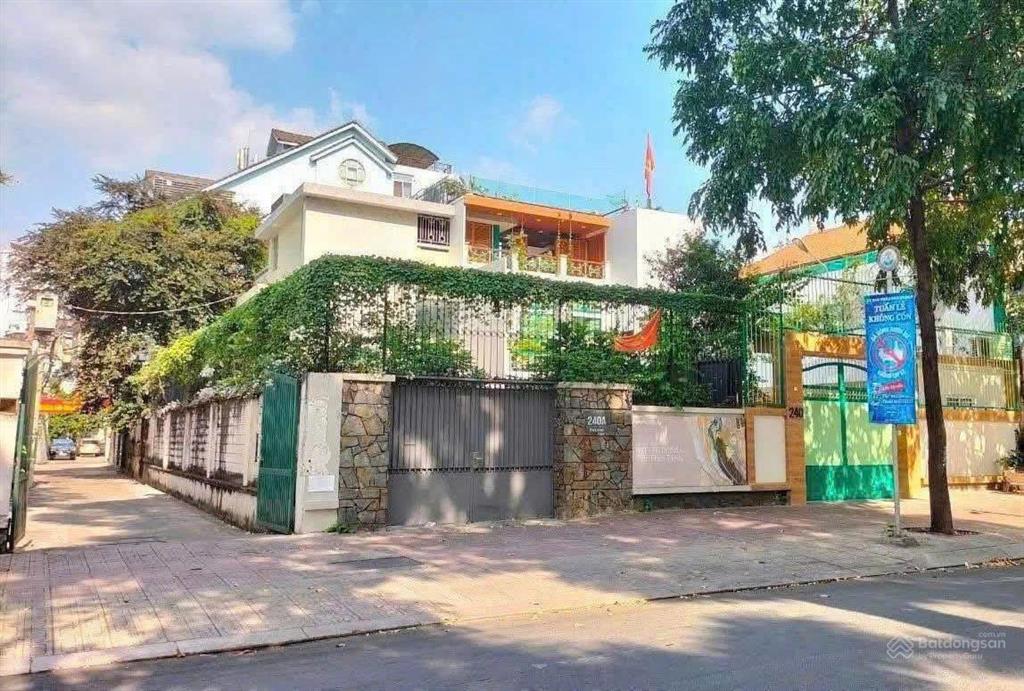 Bán nhà chia tài sản đ. trần quang khải, p. tđ, quận 1  dt 11.2 x 21m, 239m2  c4  giá 60 tỷ