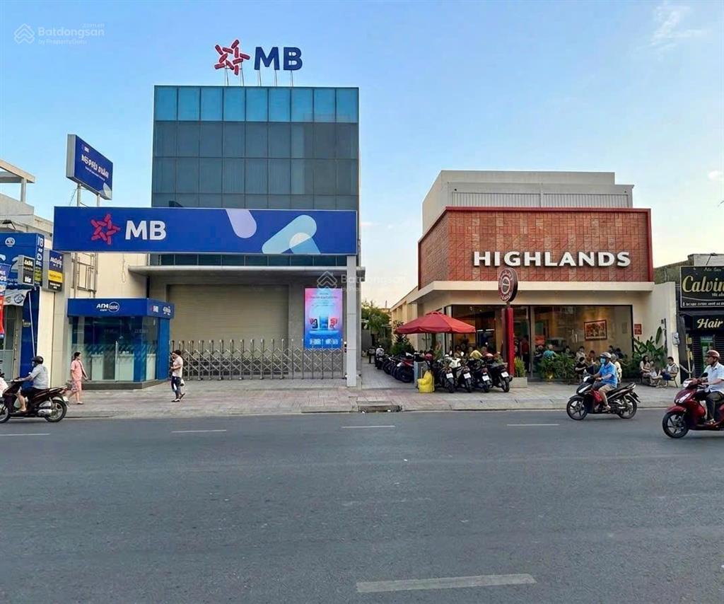 Ngang siêu lớn  mặt tiền đinh tiên hoàng, q1  dt 15 x 26m, 362m2  ctxd 2 hầm 12 tầng  80 tỷ