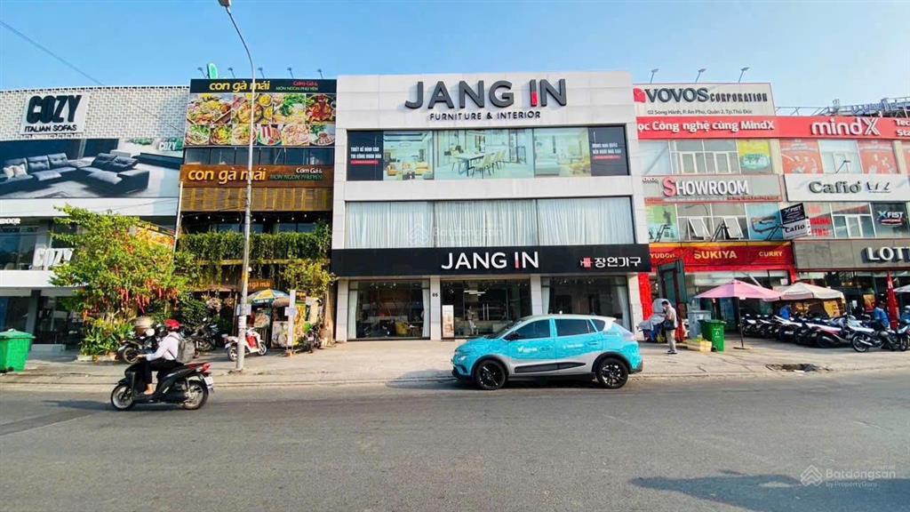 Giá đầu tư  mt lê quang định, bình thạnh  dt 8.8 x 35m  3 tầng  hđt 90 triệu/tháng  giá 34 tỷ