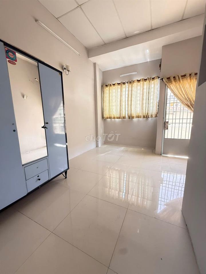 Nhà nguyên căn 1 trệt 1 lầu 2PN ngay chợ Thanh Đa, cách công viên 60m
