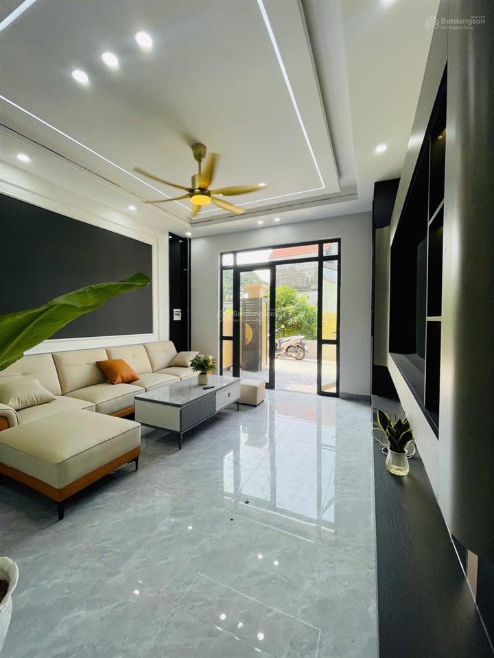 Ngay tuyến 2 quốc lộ 10 nhà 3 tầng full nội thất nguy cơ ra gần mặt đường giá siêu rẻ 1,99tỷ