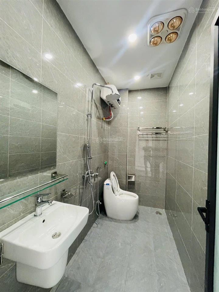 Ngay tuyến 2 quốc lộ 10 nhà 3 tầng full nội thất nguy cơ ra gần mặt đường giá siêu rẻ 1,99tỷ