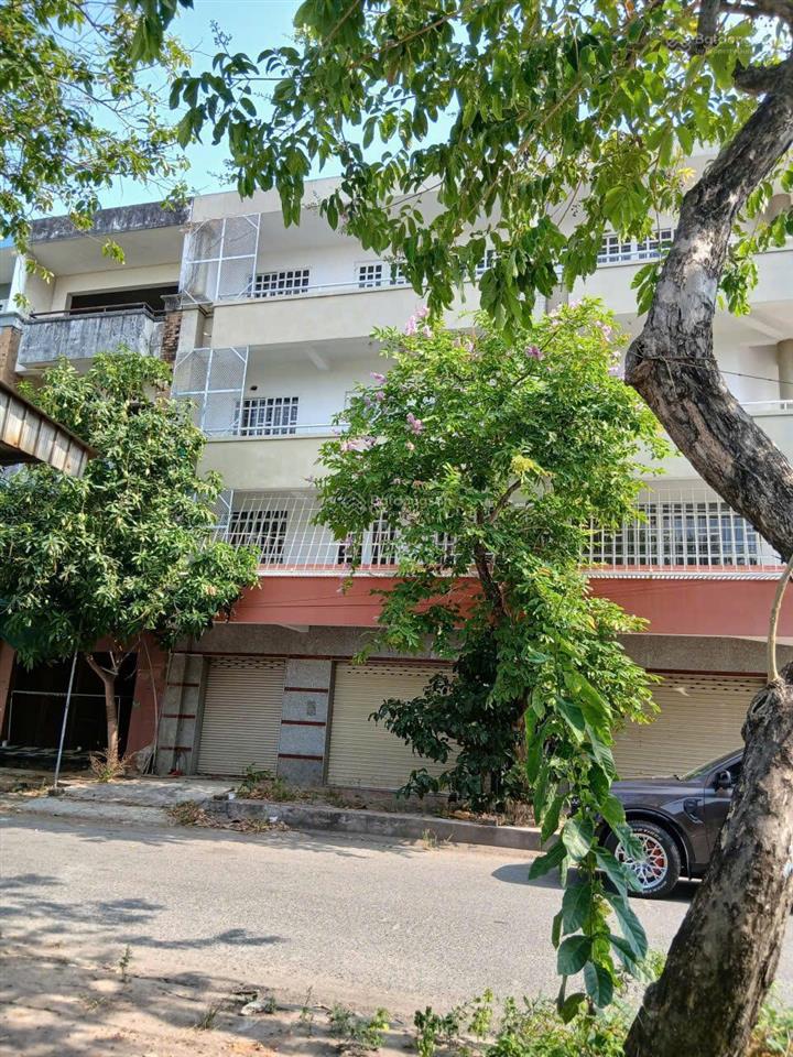 Cần bán nhà căn góc 2 mặt tiền,ngay trung tâm thương mại,siêu thị go phú mỹ