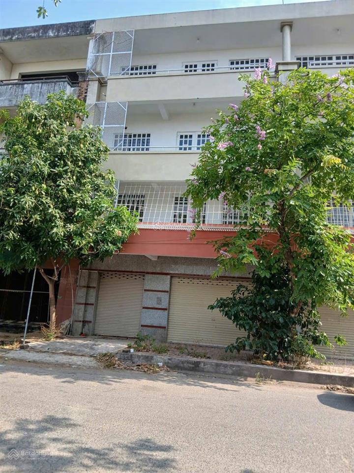 Cần bán nhà căn góc 2 mặt tiền,ngay trung tâm thương mại,siêu thị go phú mỹ